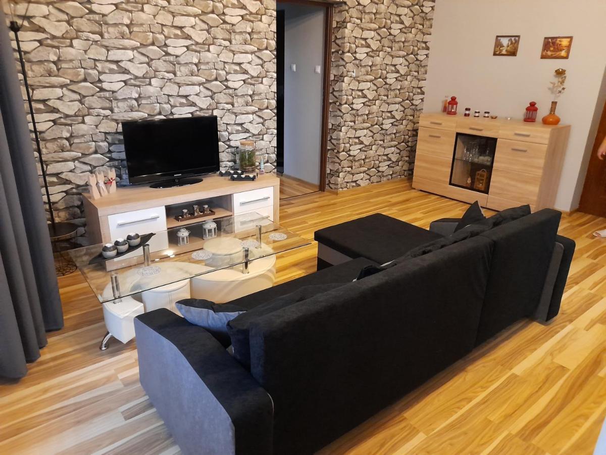 Mieszkanie Z Widokiem Na Park -Cieplice Slaskie Zdroj Apartment Jelenia Gora Exterior photo